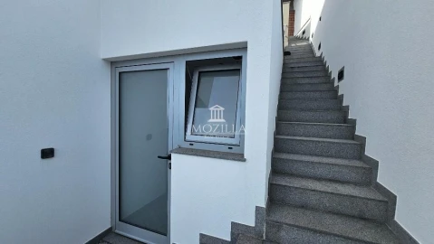 Moradia T2 para Venda em Arco da Calheta