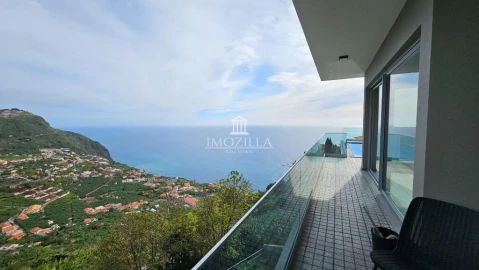 Moradia T2 para Venda em Arco da Calheta