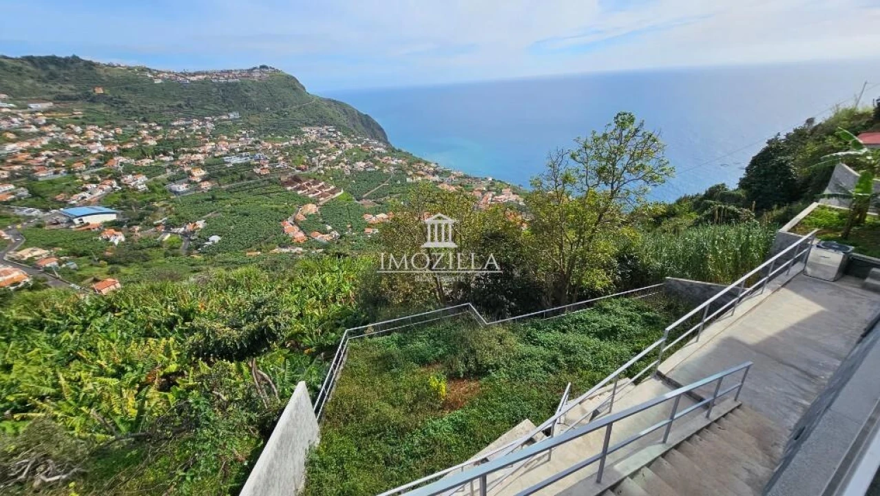 Moradia T2 para Venda em Arco da Calheta Foto 35