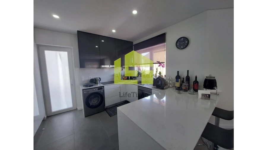 Apartamento T3 para Venda em Buarcos Foto 2