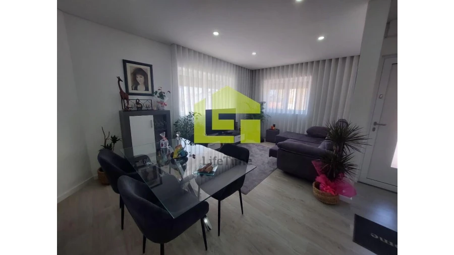 Apartamento T3 para Venda em Buarcos Foto 8