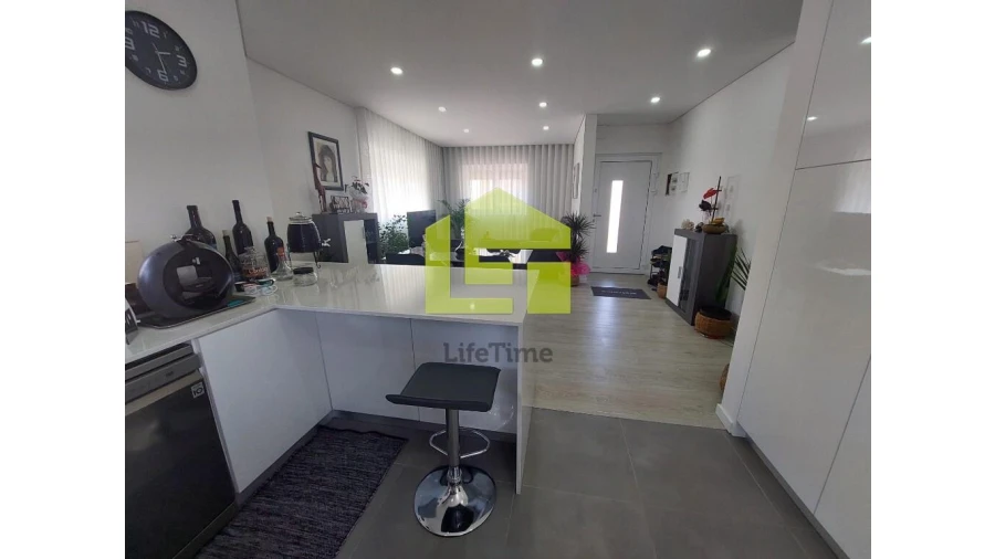 Apartamento T3 para Venda em Buarcos Foto 3