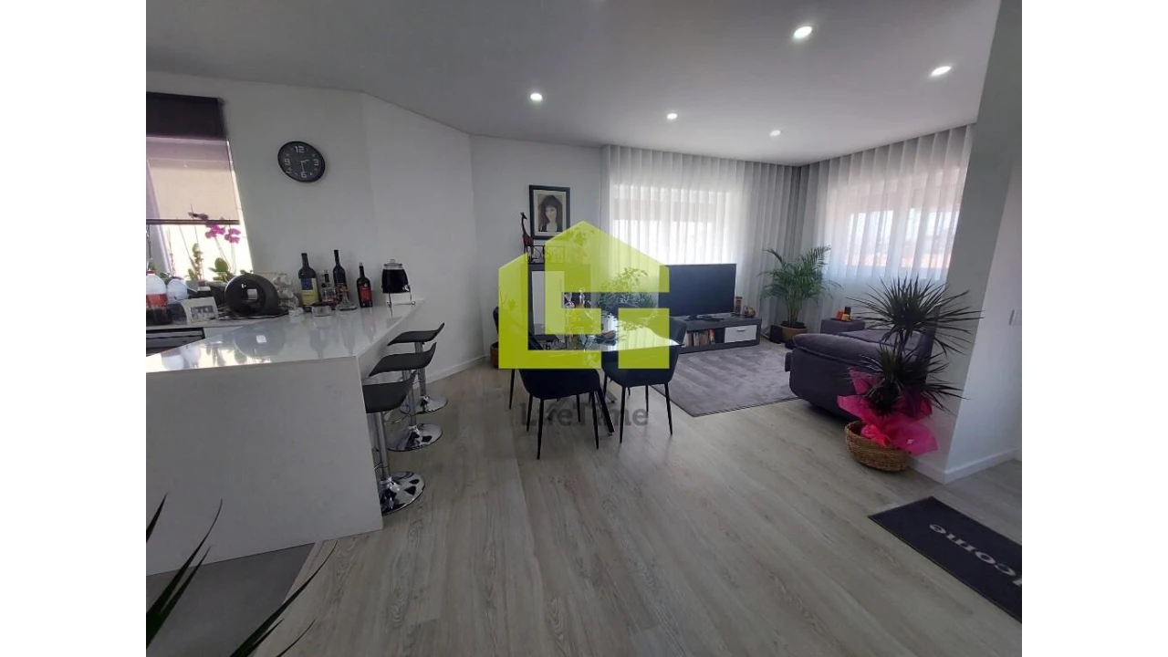 Apartamento T3 para Venda em Buarcos Foto 7