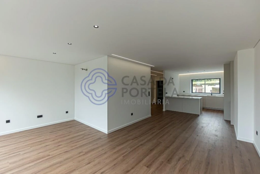 Moradia T3 para Venda em Cidade da Maia Foto 14