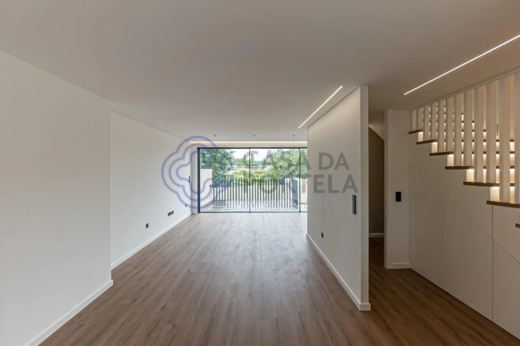 Moradia T3 para Venda em Cidade da Maia Foto 22