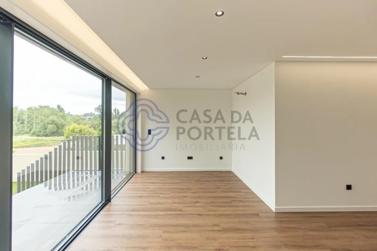 Moradia T3 para Venda em Cidade da Maia Foto 15
