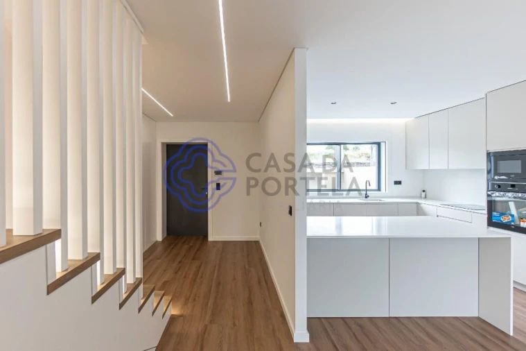 Moradia T3 para Venda em Cidade da Maia Foto 10