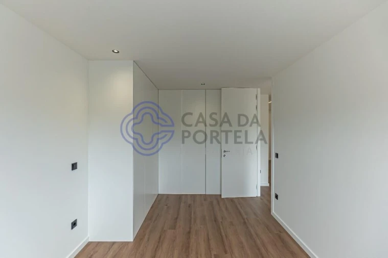 Moradia T3 para Venda em Cidade da Maia Foto 31