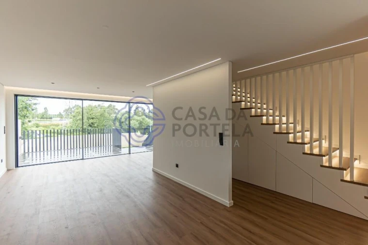 Moradia T3 para Venda em Cidade da Maia Foto 12