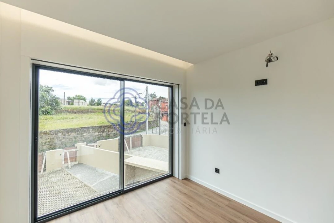 Moradia T3 para Venda em Cidade da Maia Foto 36