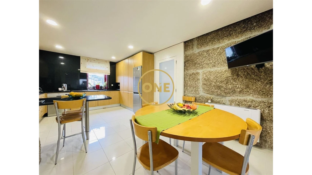 Moradia T4 para Venda em São Torcato Foto 9