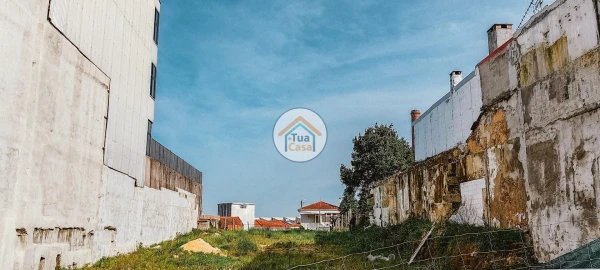 Terreno para Venda em Oliveira do Douro