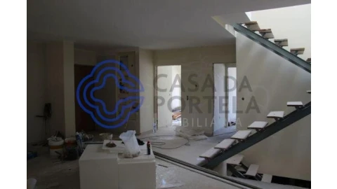Moradia T5 para Venda em Pedroso e Seixezelo