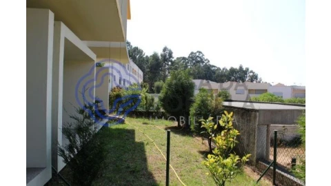 Moradia T5 para Venda em Pedroso e Seixezelo