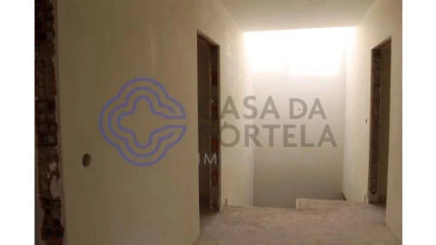Moradia T5 para Venda em Pedroso e Seixezelo