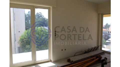 Moradia T5 para Venda em Pedroso e Seixezelo