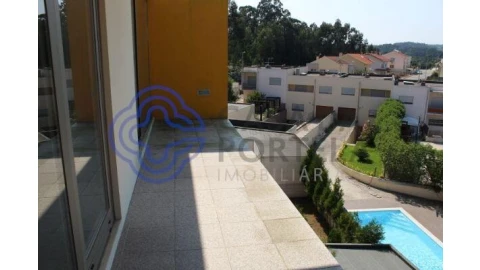 Moradia T5 para Venda em Pedroso e Seixezelo