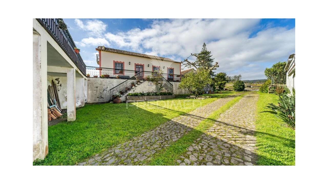 Moradia T1 para Venda em Angra (São Pedro) Foto 3