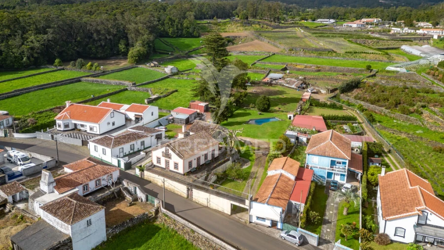 Moradia T1 para Venda em Angra (São Pedro) Foto 5