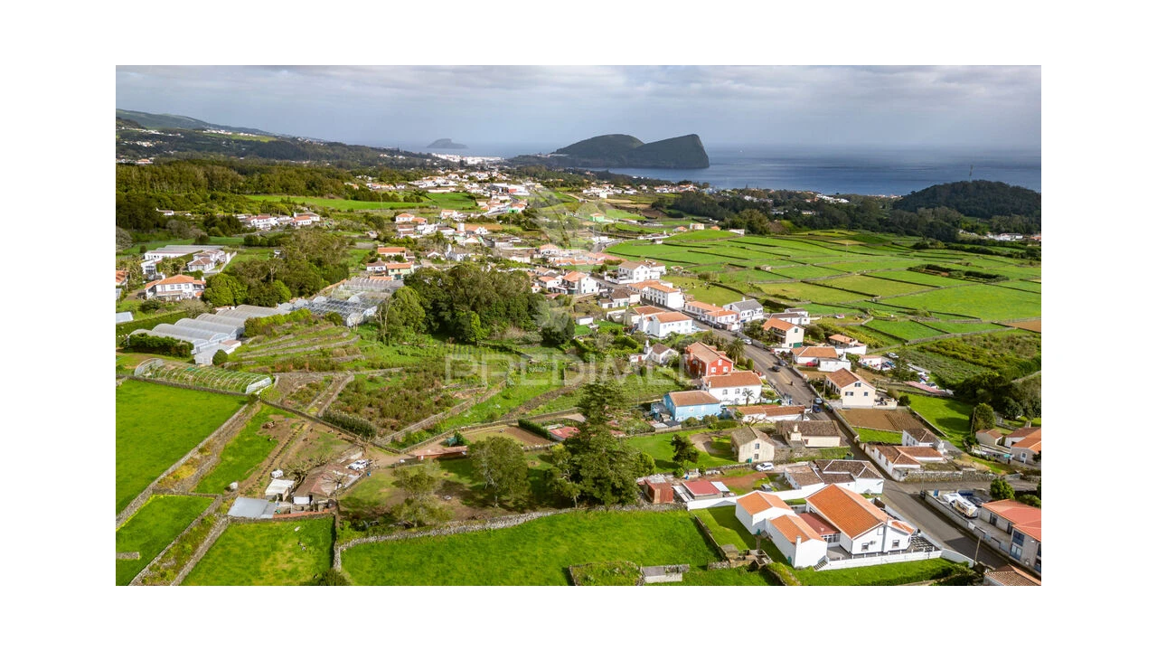 Moradia T1 para Venda em Angra (São Pedro) Foto 4