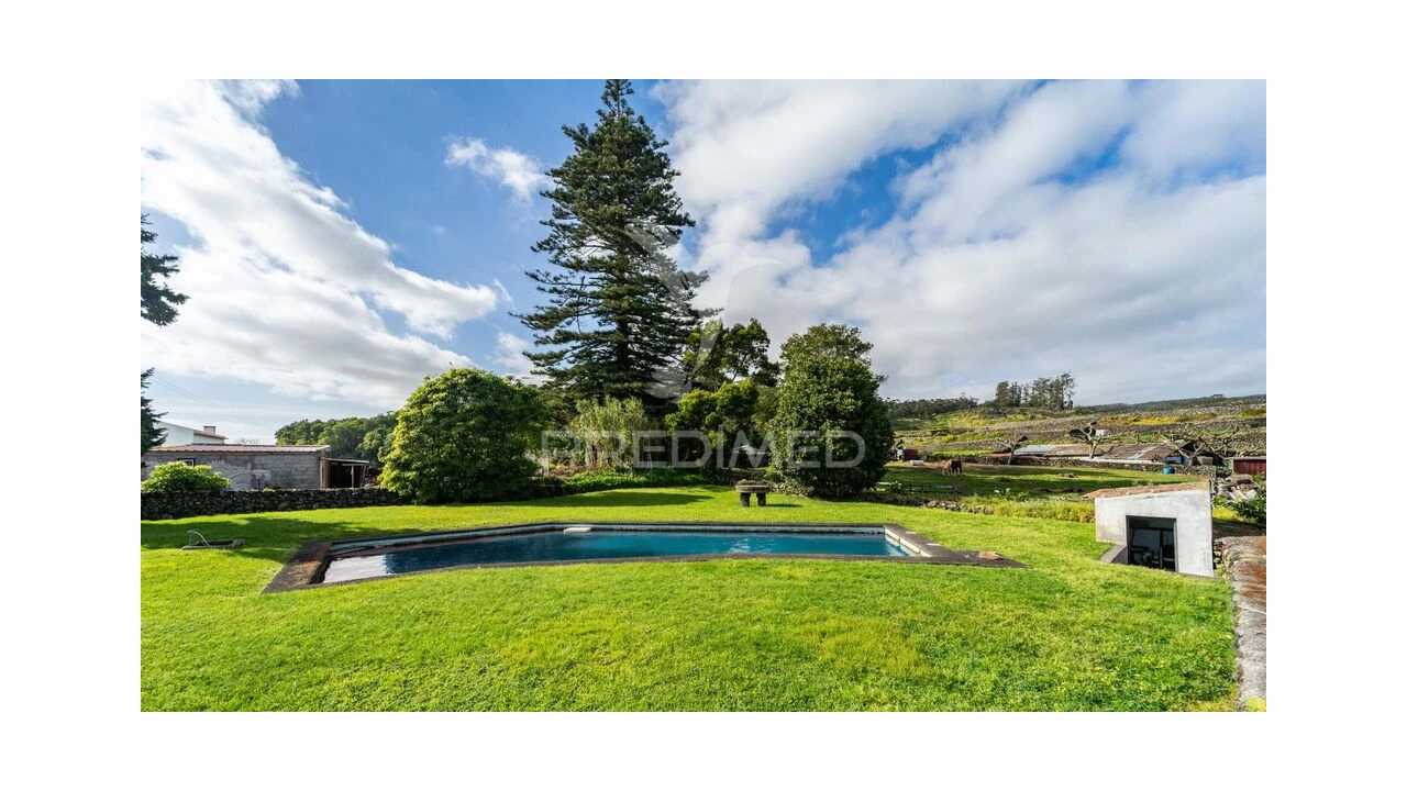 Moradia T1 para Venda em Angra (São Pedro) Foto 8