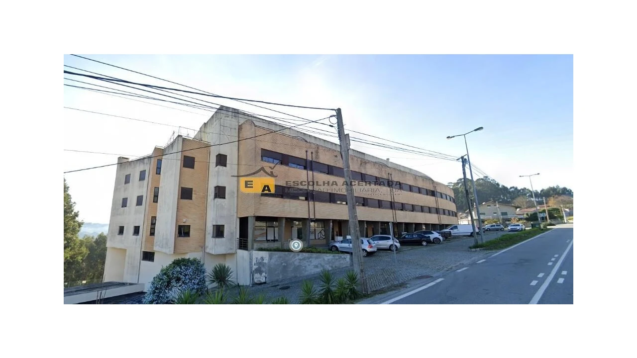 Garagem para Venda em Penhalonga e Paços de Gaiolo Foto 1