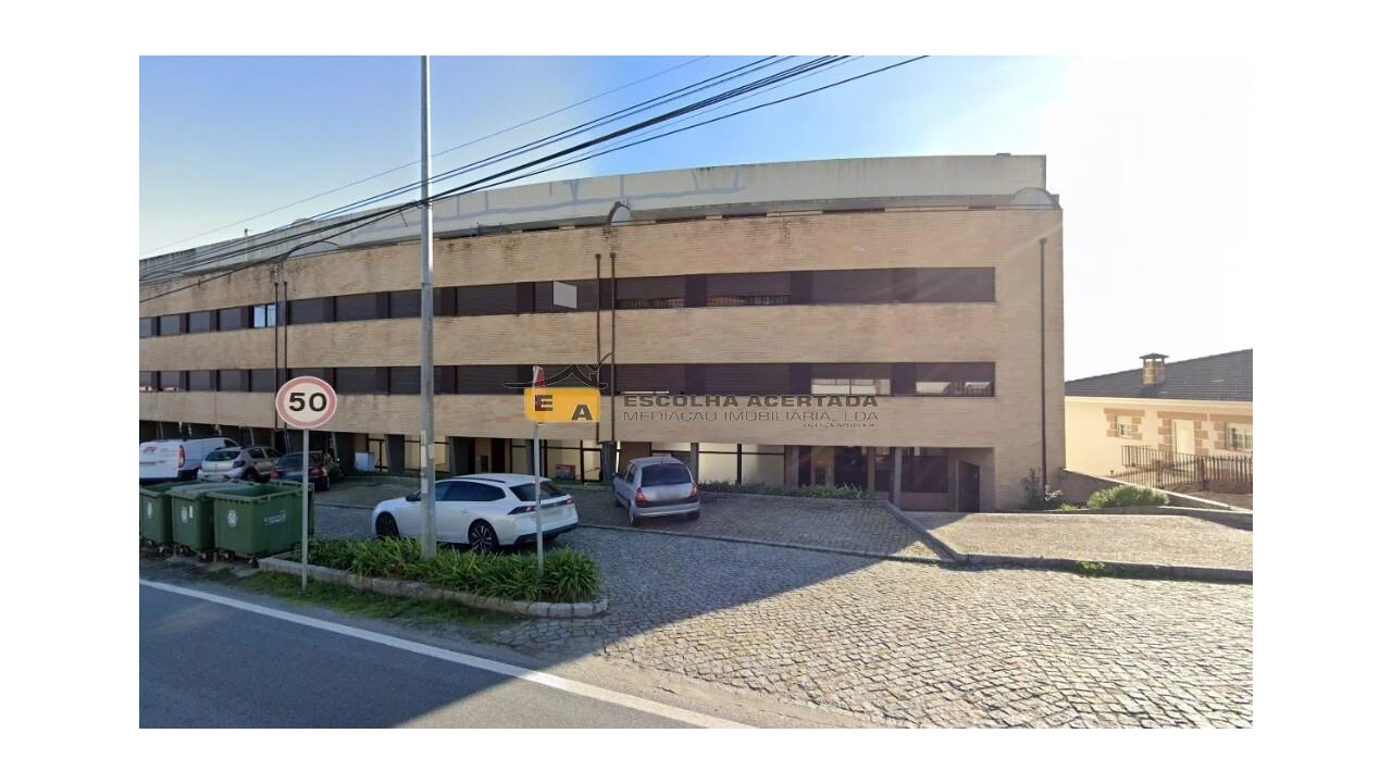 Garagem para Venda em Penhalonga e Paços de Gaiolo Foto 2