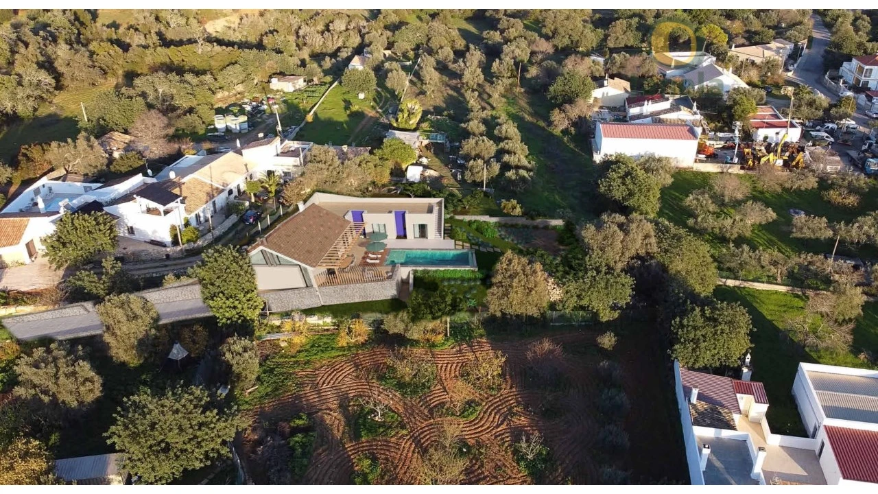 Moradia T3 para Venda em Santa Barbara de Nexe Foto 14