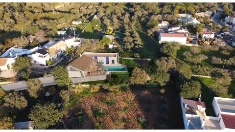 Moradia T3 para Venda em Santa Barbara de Nexe