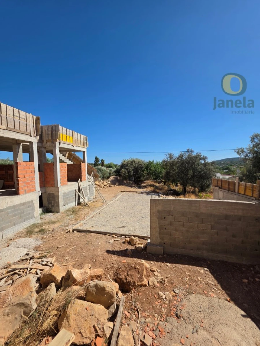 Moradia T3 para Venda em Santa Barbara de Nexe Foto 36