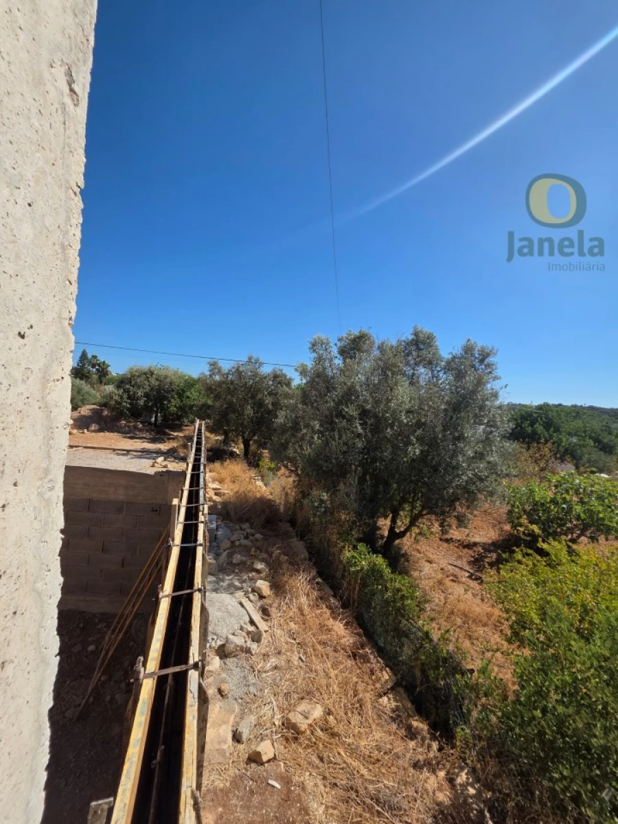 Moradia T3 para Venda em Santa Barbara de Nexe Foto 39