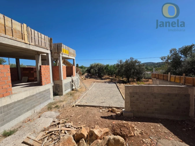 Moradia T3 para Venda em Santa Barbara de Nexe Foto 43