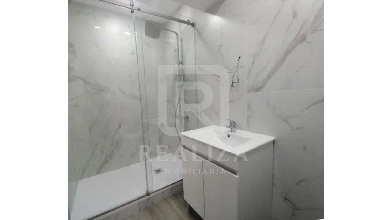 Apartamento T3 para Venda em Costa da Caparica Foto 11