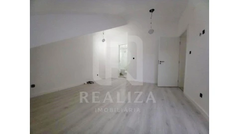 Apartamento T3 para Venda em Costa da Caparica