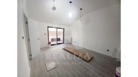 Apartamento T3 para Venda em Costa da Caparica