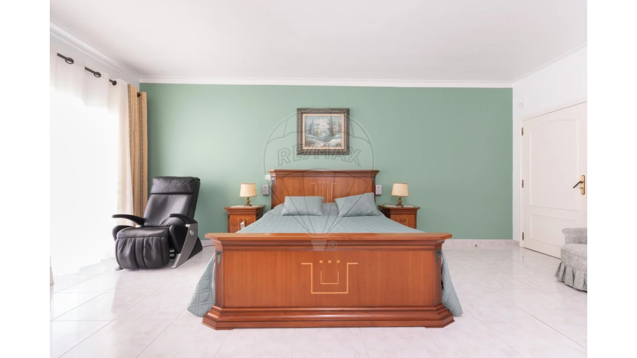 Moradia T5 para Venda em Aveiras de Cima Foto 12