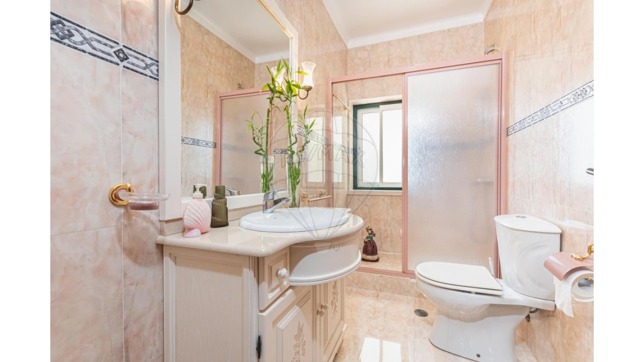 Moradia T5 para Venda em Aveiras de Cima Foto 24