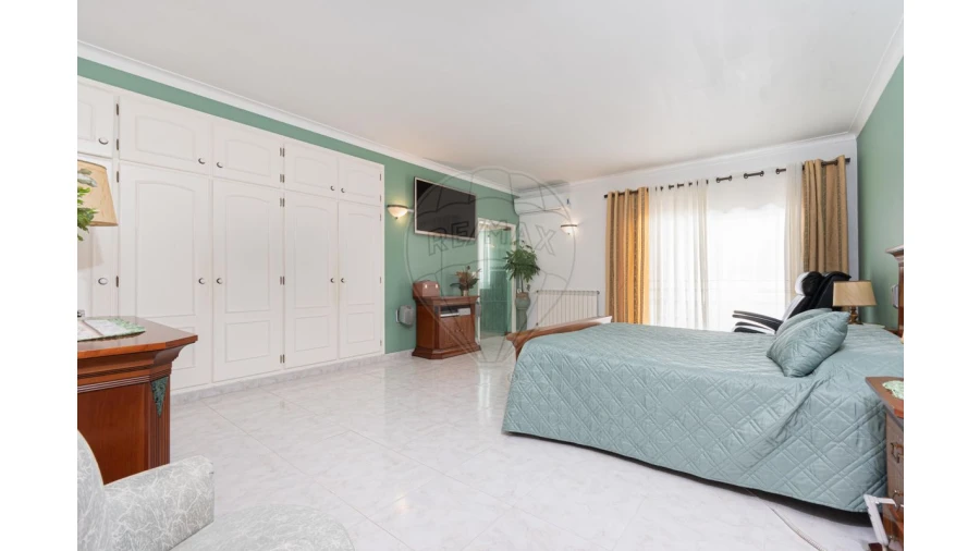 Moradia T5 para Venda em Aveiras de Cima Foto 14