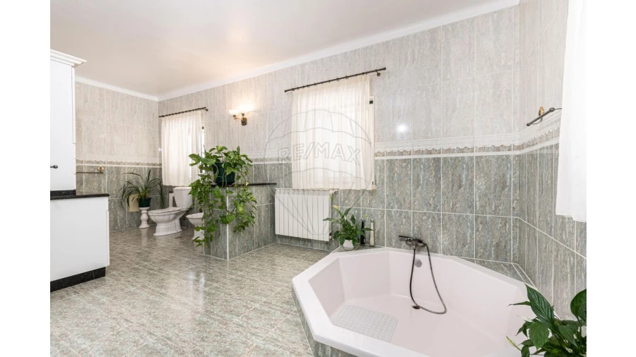 Moradia T5 para Venda em Aveiras de Cima Foto 15