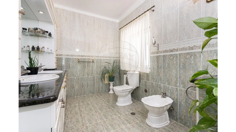 Moradia T5 para Venda em Aveiras de Cima Foto 16