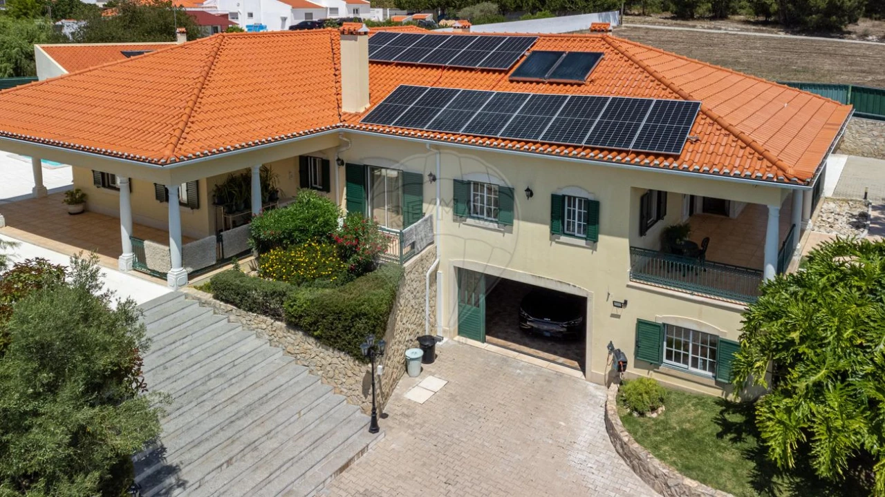 Moradia T5 para Venda em Aveiras de Cima Foto 37