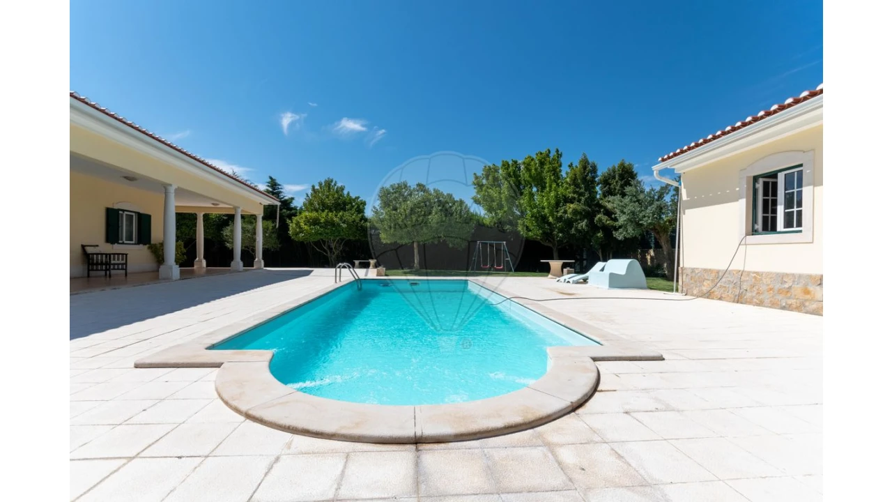 Moradia T5 para Venda em Aveiras de Cima Foto 36