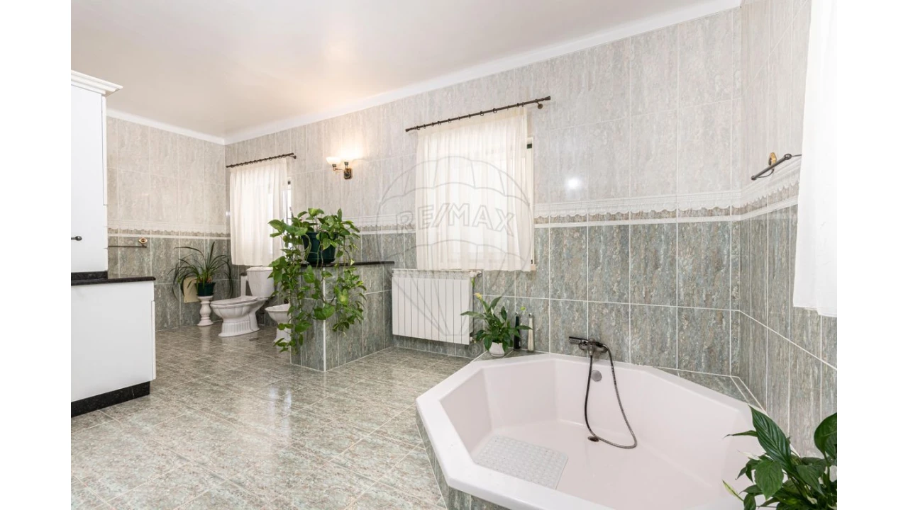 Moradia T5 para Venda em Aveiras de Cima Foto 15