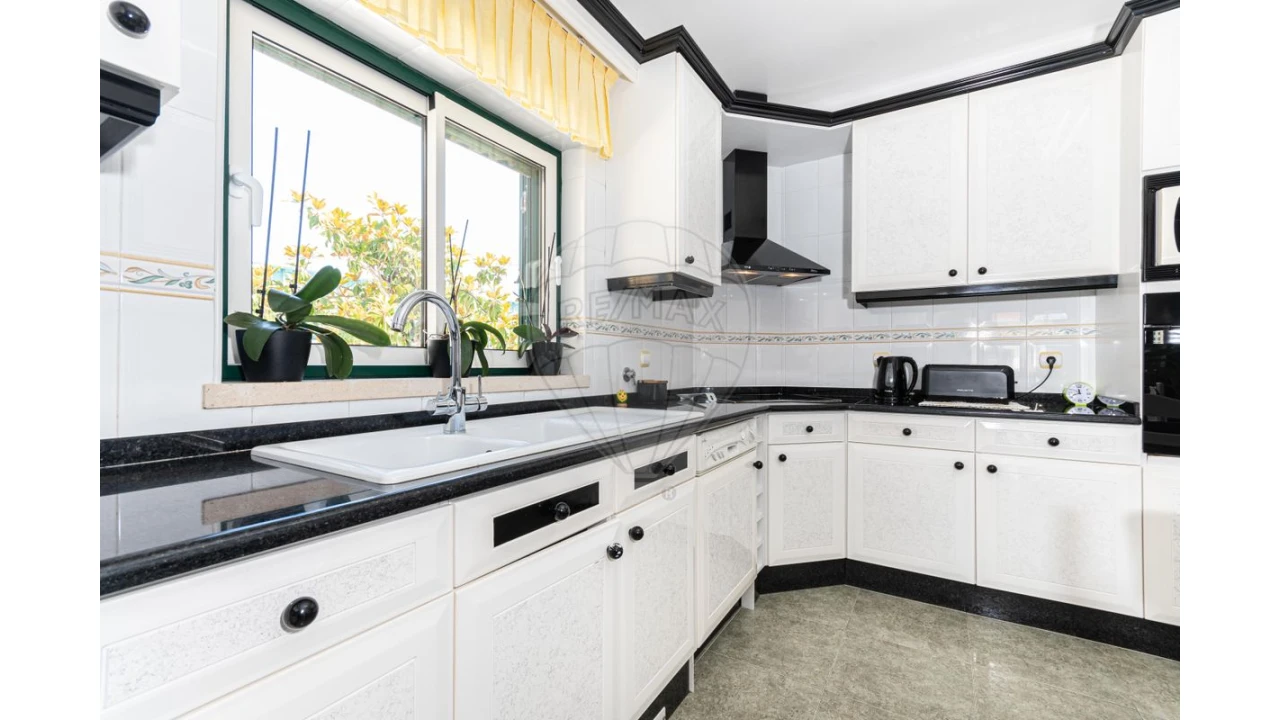 Moradia T5 para Venda em Aveiras de Cima Foto 7