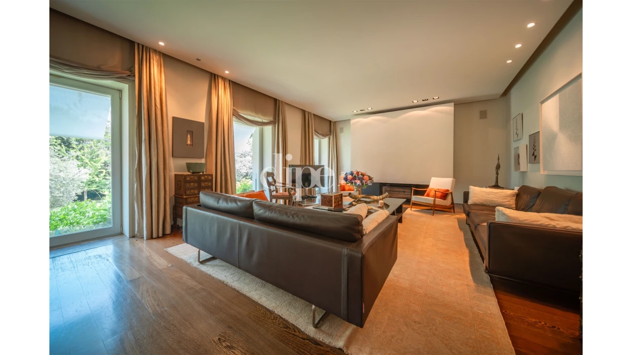 Moradia T5 para Venda em Oliveira, São Paio e São Sebastião Foto 17