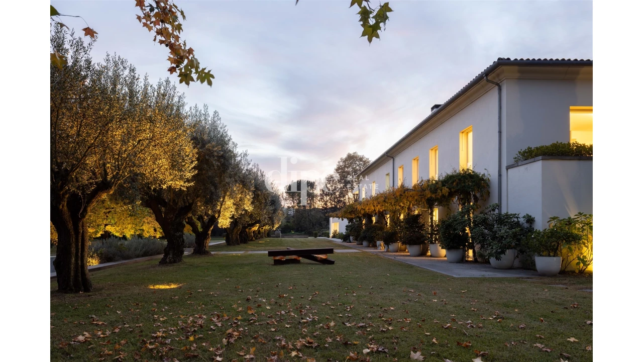 Moradia T5 para Venda em Oliveira, São Paio e São Sebastião Foto 4