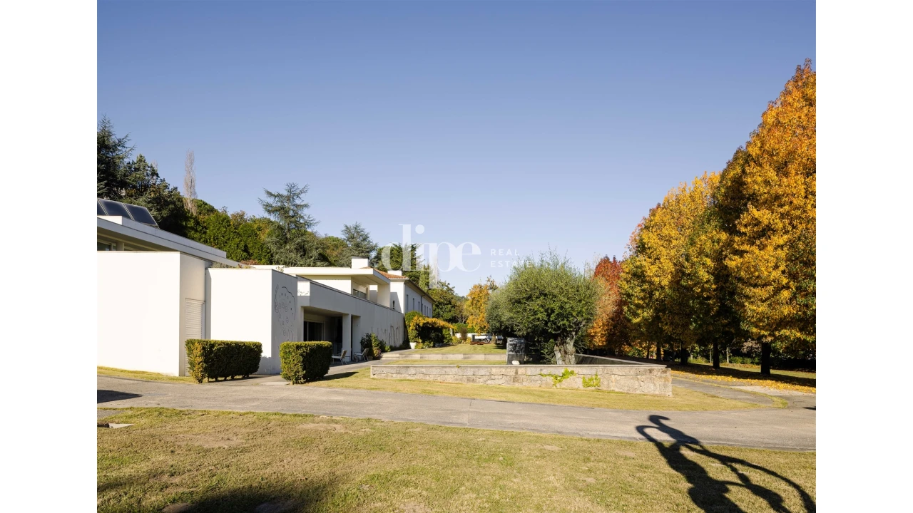 Moradia T5 para Venda em Oliveira, São Paio e São Sebastião Foto 39
