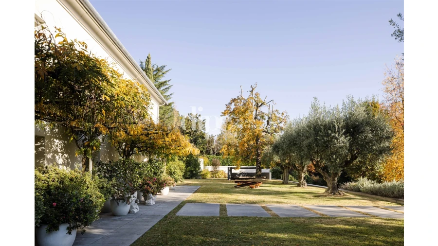 Moradia T5 para Venda em Oliveira, São Paio e São Sebastião Foto 36