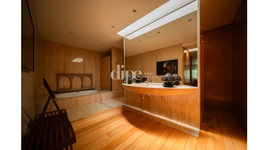 Moradia T5 para Venda em Oliveira, São Paio e São Sebastião Foto 28