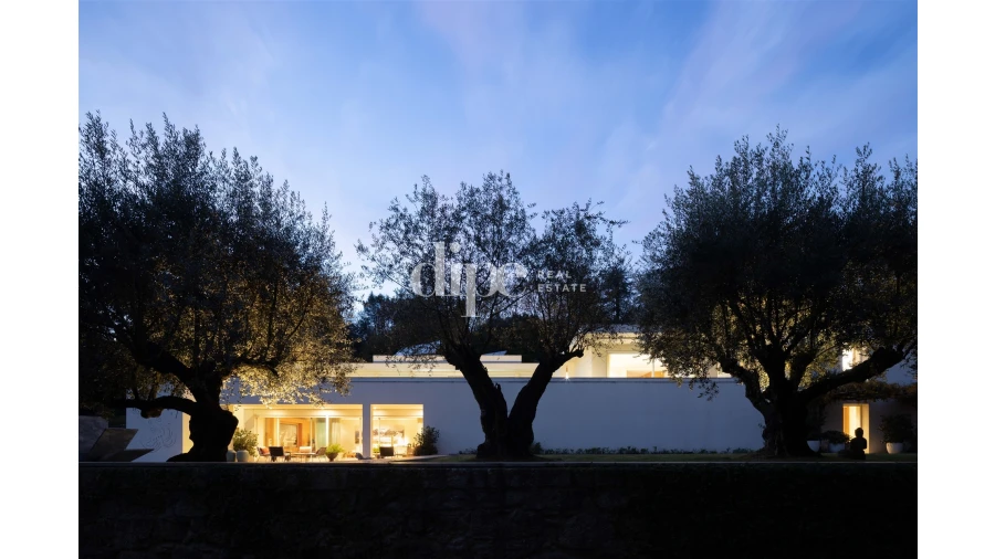 Moradia T5 para Venda em Oliveira, São Paio e São Sebastião Foto 5